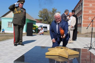 В Уваровском районе открыли мемориал землякам